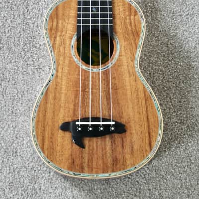 Big Island Ukulele Co. Solid Koa Deluxe Soprano Abalone Inlay KX-SPG W/ Carrying Case image 3