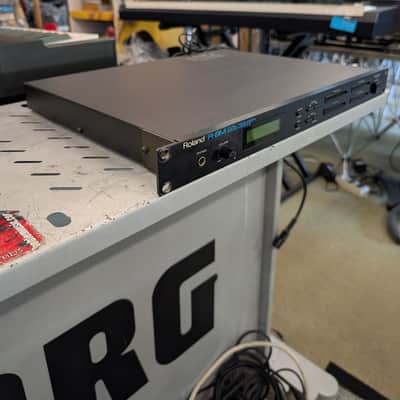 Roland R8M image 4