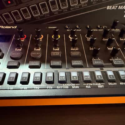 Roland T-8 AIRA Compact Beat Machine image 4