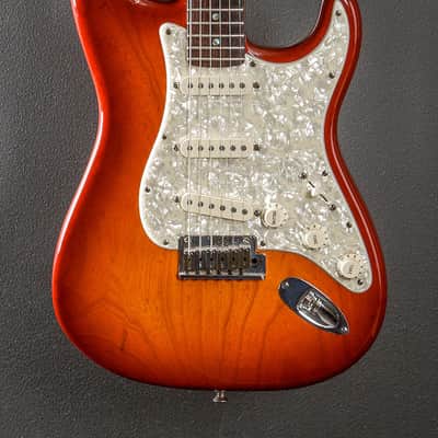 Fender Used American Deluxe Strat '05 image 2
