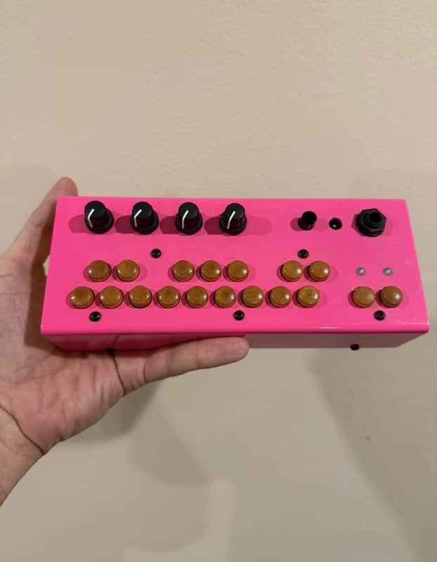 Critter & Guitari Bolsa Bass 2010s - Pink image 1
