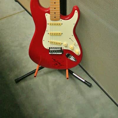 Squier Stratocaster (Gary Hoey Signature) 1995 Red image 1