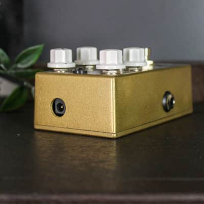 Preowned Alexander Golden Summer Reverb w/ Box image 2