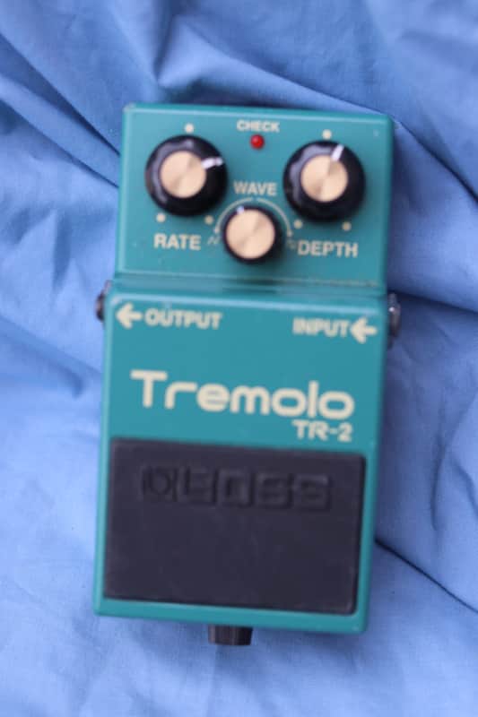 Boss tr-2 tremolo pedal image 1