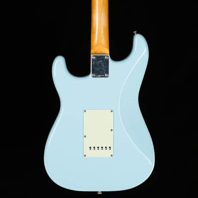 Fender Limited Edition Vintera II Road Worn '60s Stratocaster Sonic Blue (864) image 4
