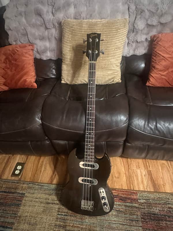 Gibson SB-400 1971 - 1973 - Walnut