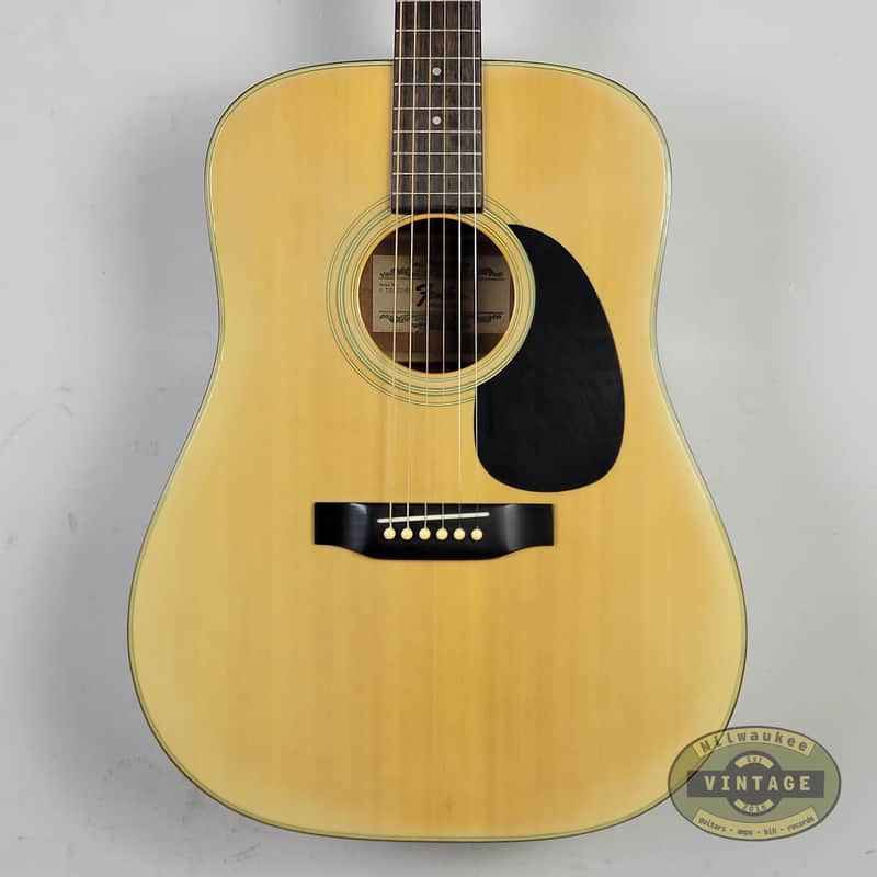 Fender F-35