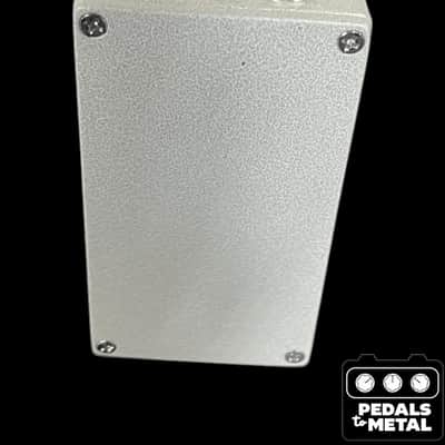 Lumpy's Tone Shop Electric Majik Albion Overdrive - White - X17344 image 5
