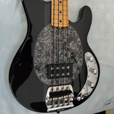 Ernie Ball Music Man Classic Stingray 4 2011 - Gloss Piano Black image 3