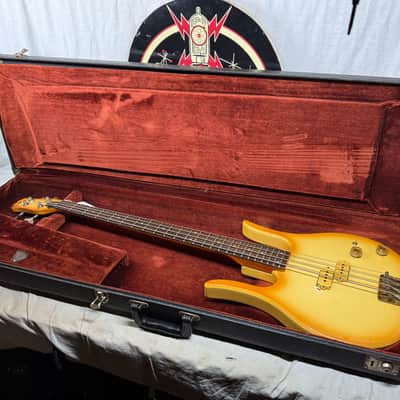 Hondo II Professional Longhorn 4-string Bass with Case Vintage image 1