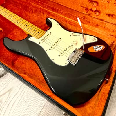 Fender Custom Shop Special Custom Deluxe Stratocaster - black image 5