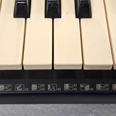 Vintage 1990's YAMAHA PSR-340 61 Key Portatone Workstation Arranger Synthesizer Keyboard Floppy Disk Drive image 4