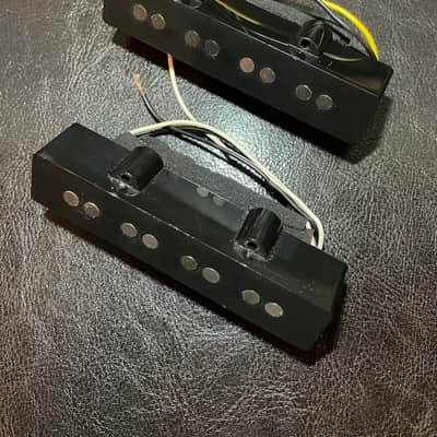 Squier Jazz Bass Pickups 2005 - Black image 2