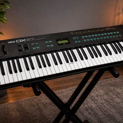 Yamaha DX27 Programmable Algorithm Synthesizer 1985 - Black