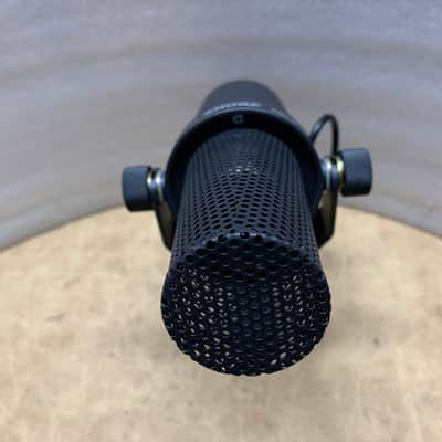 SHURE SM7B, SM 7B MICROPHONE W/ WINDSCREEN- EXCELLENT! MAKE OFFER! image 2