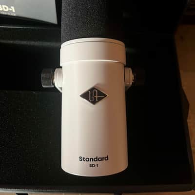 Universal Audio Standard SD-1 Cardioid Dynamic Microphone - White image 2