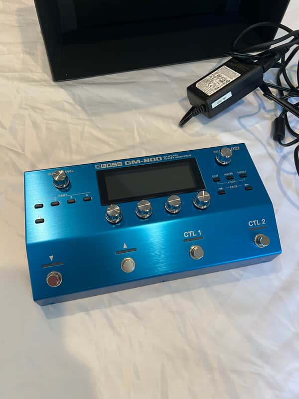 Boss GM-800 Guitar Synthesizer