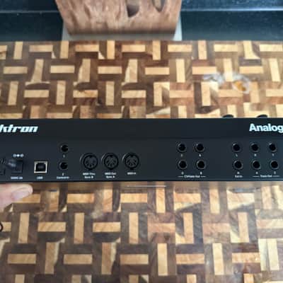 Elektron Analog Four MKII 4-Voice Tabletop Analog Synthesizer 2020 - Present - Black image 5