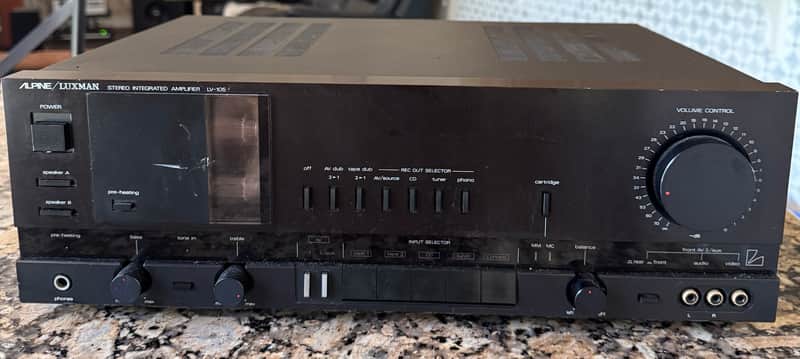 Luxman LV105 Hybrid (tube preamp, transistor final stage