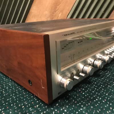 Vintage 1980 Realistic STA-2300 AM/FM Hi-Fi 120 Watt Stereo Receiver with Owners Manual image 1