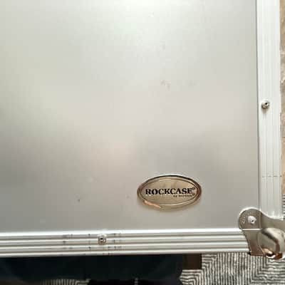 AS NEW Warwick - Buzzard / Stryker - Professional Line - Electric Bass Flight Case (RockCase) 2020's - Aluminum / SIlver image 23