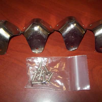 Fender 099-1350-000 Pure Vintage 3-Screw Mount Amplifier Corners - Pack of 4