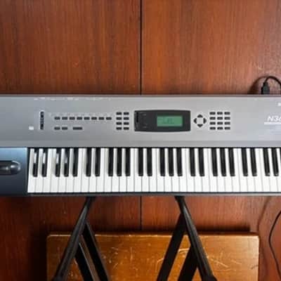 Korg N364 61-Key Music Workstation 1990s - Gray