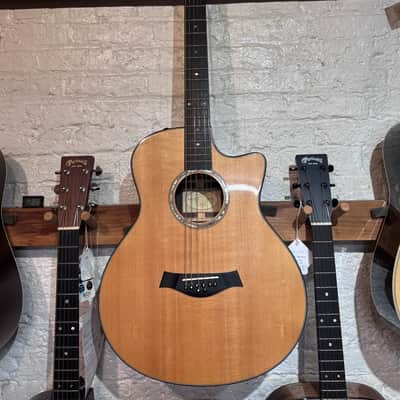 Taylor Baritone-8 2009 - Sitka spruce with rosewood back image 1