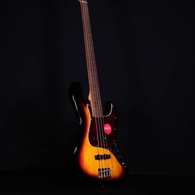 Squier Classic Vibe '60s Jazz Bass Fretless, Laurel FB, 3-Color Sunburst image 8