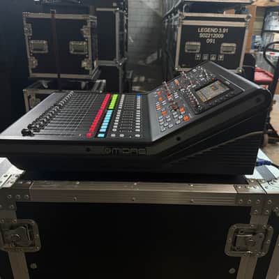 Midas M32R LIVE Digital Mixing Console 2018 - Present - Black image 5
