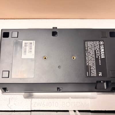Yamaha EAD10 Drum Module with Mic image 12