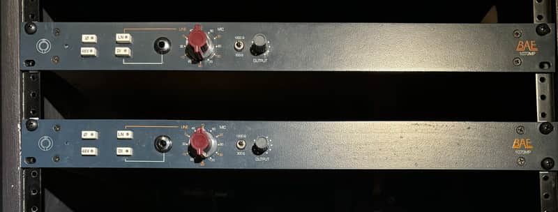 2xBAE 1073MP Single Channel with PSU 2010s - Blue image 1