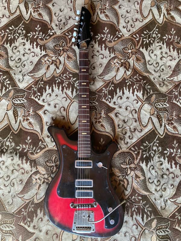 Aelita 230-BL Red Burst Soviet USSR Vintage
