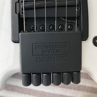 Steinberger Synapse ST-2FPA TranScale headless Baritone, gloss WHITE finish, OEM gig-bag with factory accessories image 5