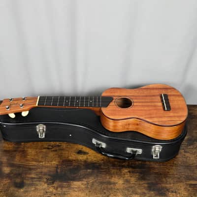 Vintage *RARE* KAMAKA GOLD LABEL 20 1/2” Soprano Ukulele w/Gold-Lined Case EXC! image 2