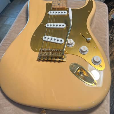 Fender Deluxe Players Stratocaster with Suhr electronics image 8