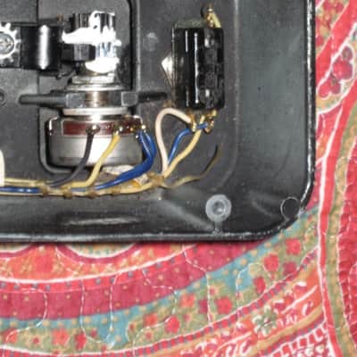 used vintage 1970s (Ser # 1972574) Thomas Organ Cry-Baby Wah, model 95-910511, has orig TDK 5103, + battery (pot is NOT scratchy, works fine) battery clip was repaired, original foam padding for battery compartment area replaced, + extra rubber feet image 21