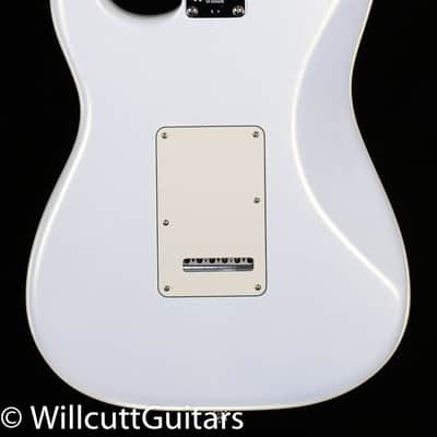 Fender Juanes Stratocaster Maple Fingerboard Luna White (177) image 4