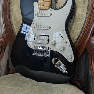 Fender Squier Stratocaster HSS 1993 MIK - Black - Case & Candy! image 2