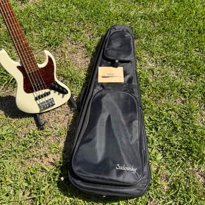 Sadowsky MetroExpress 21-fret Vintage JJ Bass, 5-string 2025 - Olympic White + VTC + Fretwrap image 11