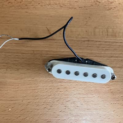Fender Squier Affinity Stratocaster Middle Pickup 2001 image 2
