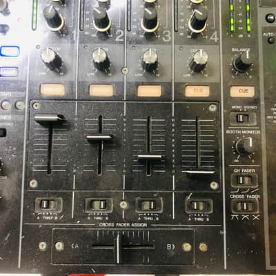 Pioneer DJM-800 - Four Channel Professional DJ Mixer image 5