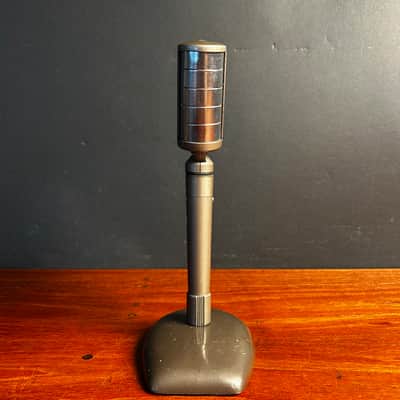 RCA KN-1B dynamic microphone w/stand image 2
