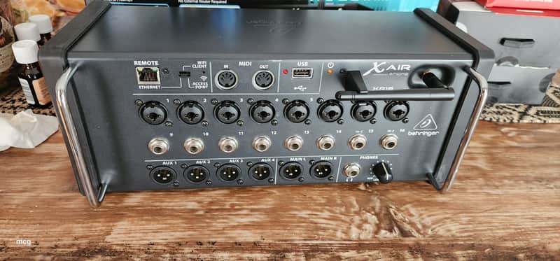 Behringer X Air XR16 16-Input Tablet-Controlled Digital Mixer 2015 - Present - Standard image 1