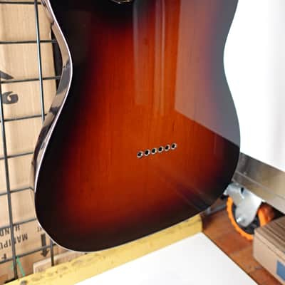 Fender American Special Telecaster with Maple Fretboard 2010 - 2018 - 3-Color Sunburst image 7