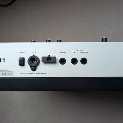 Roland SH-01 GAIA 37-Key Digital Synthesizer 2010 - 2012 - White image 5