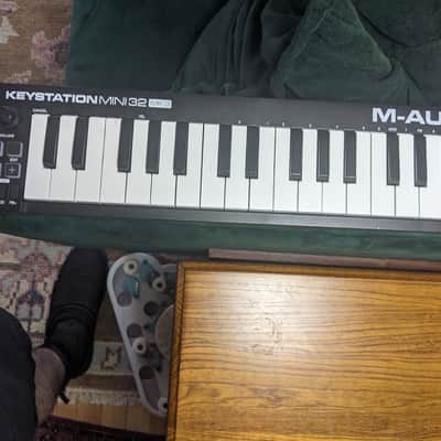 M-Audio Keystation Mini 32 MkIII MIDI Keyboard Controller 2019 - Present - Black image 1