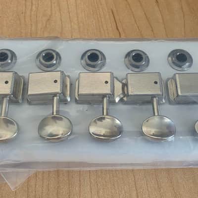 Fender Pure Vintage Logo Guitar Tuning Heads - Chrome image 2