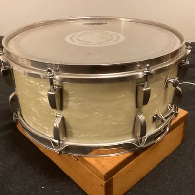 WFL (Ludwig) No. 902 Ray McKinley/Symphonic Super Classic 6.5x14" 16-Lug Snare Drum with P-87 Strainer 1948 - 1959 - White Marine Pearl image 3