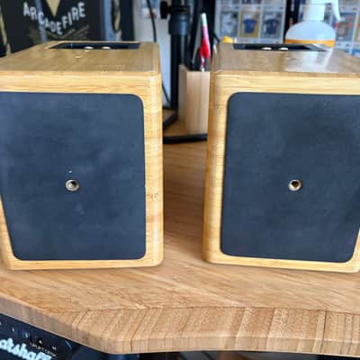 AudioEngine P4 Passive Bookshelf Speakers - Bamboo image 3